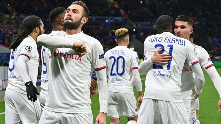 Red Star-Lyon : Sans Slimani et Cornet, Depay et Djiman Koukou titulaires, les compos