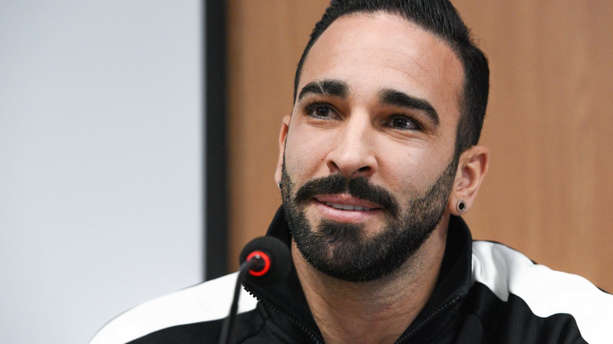 « Ils ont peur de mon salaire » : Adil Rami révèle le club de Ligue 1 qui veut le signer