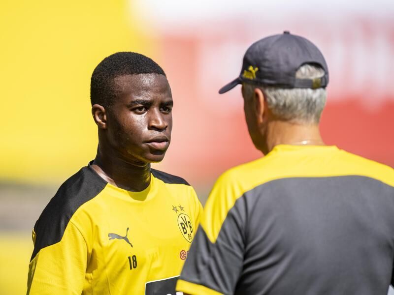 « C’est pourquoi je suis là », Youssoufa Moukoko raconte ses débuts avec les pros de Dortmund