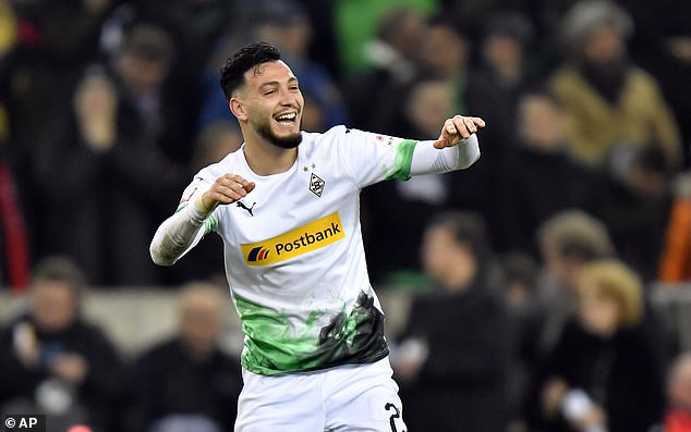 Borussia Gladbach : Ramy Bensebaini positif au coronavirus