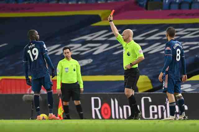 Arsenal : Le geste classe de Nicolas Pepe après son expulsion