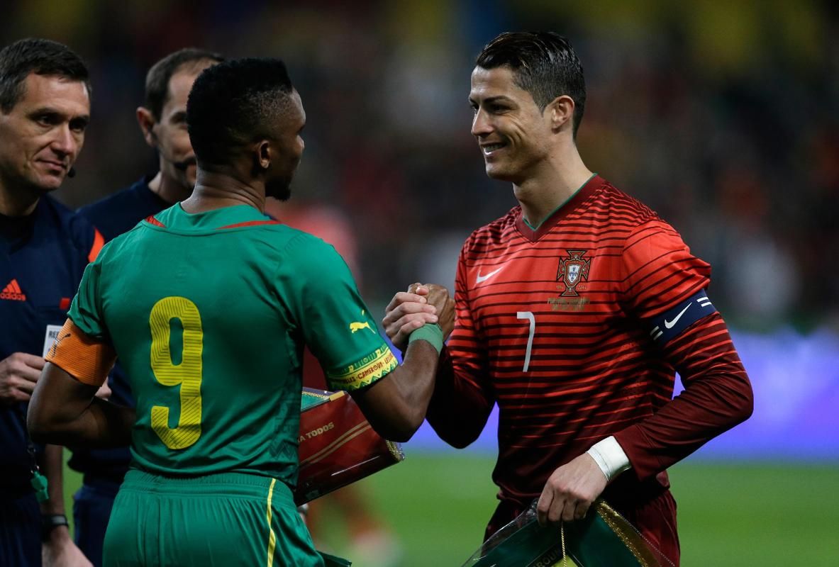 GOAT : Samuel Eto’o change à nouveau de veste et désigne Ronaldo