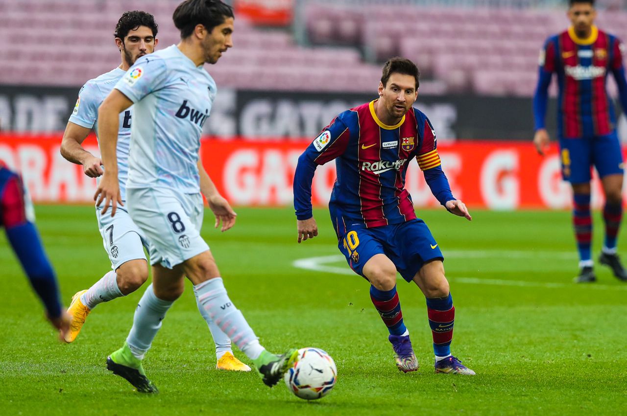 Lionel Messi un peu plus dans la légende, le FC Barcelone freiné par Valence