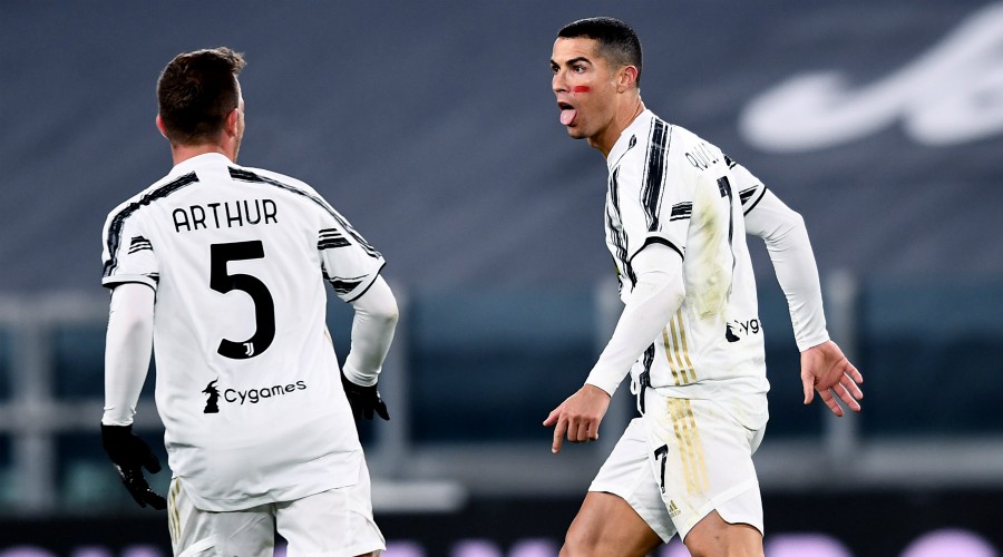 Cristiano Ronaldo fait gagner la Juve à Genoa avec un doublé