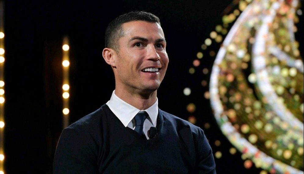 Ronaldo remercie ses Fans après son nouveau Trophée Golden foot