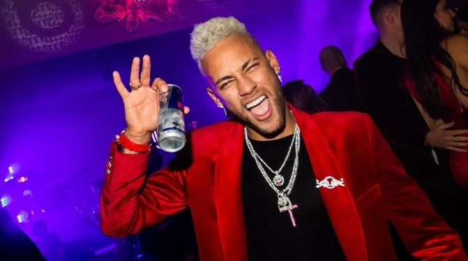Neymar crée la Polémique en organisant une grosse fête