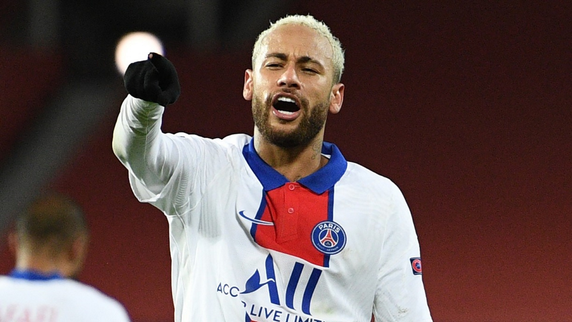 Deux penalties face à Lorient et Neymar s’offre un nouveau record