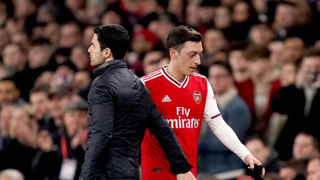 Arsenal: Mikel Arteta réagit au Tweet de Mesut Özil