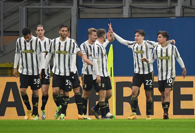 La Juventus explose le Milan AC et relance la Serie A