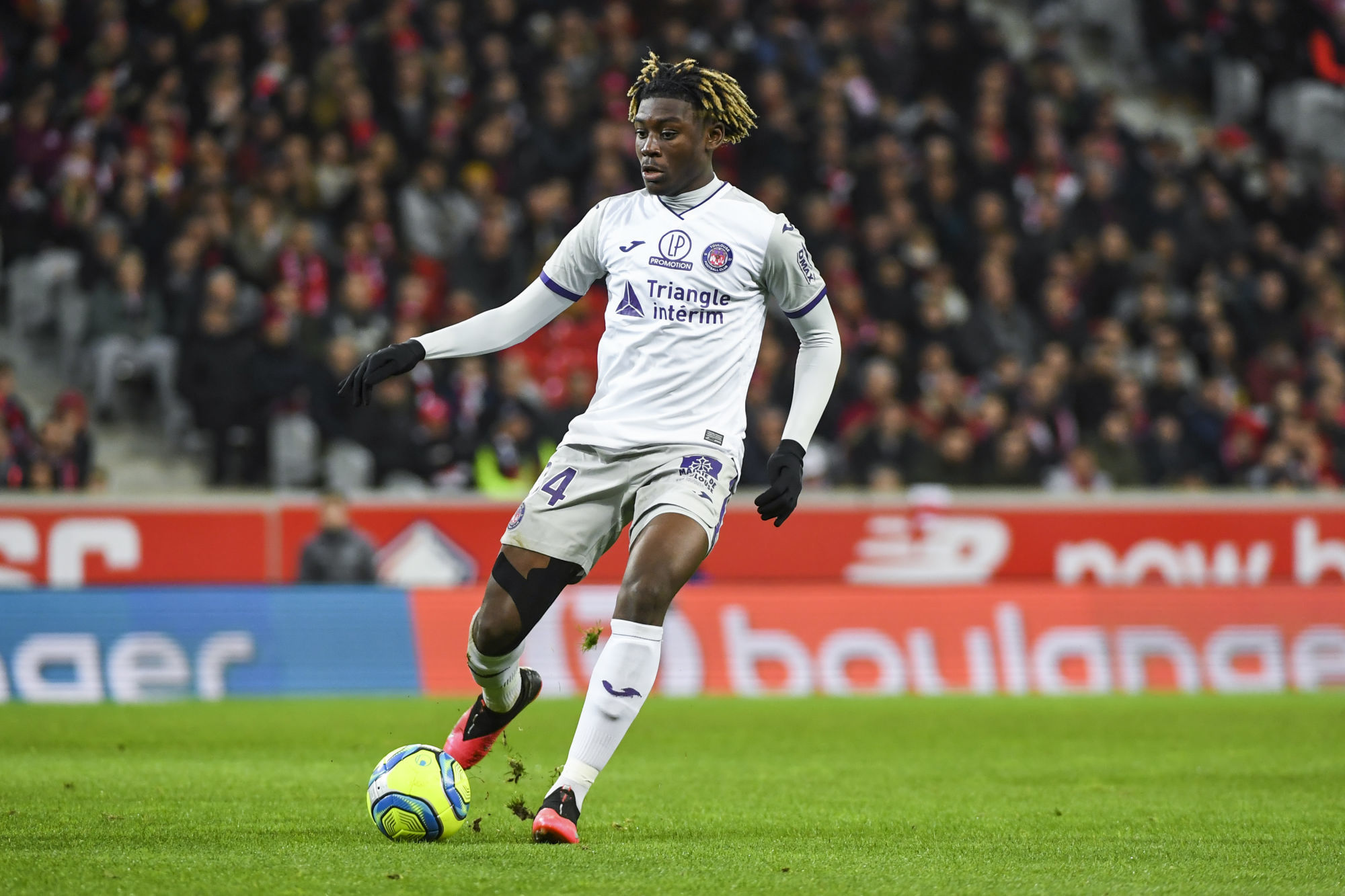 Le Milan AC et Manchester United à la lutte pour une jeune pépite ivoirienne