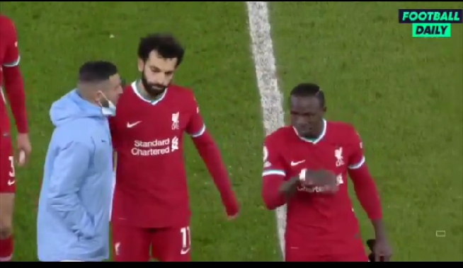 Le geste classe de Mahrez envers Salah et Mané après Liverpool – Man City