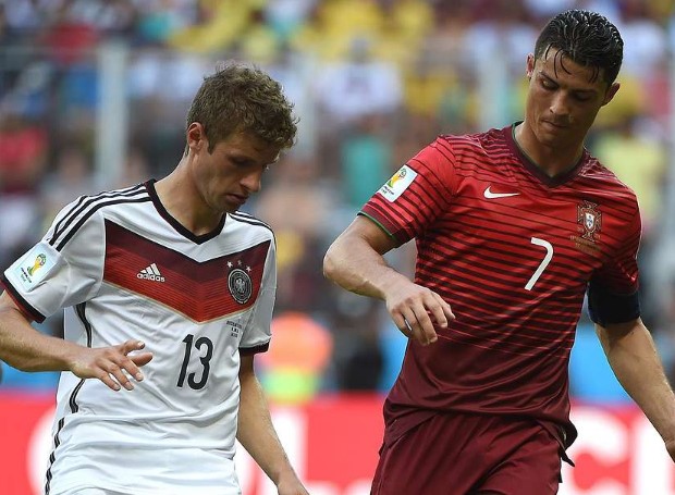sr4 22102016 Thomas Muller uncovers the truth behind famous video of him mocking Cristiano Ronaldo 001