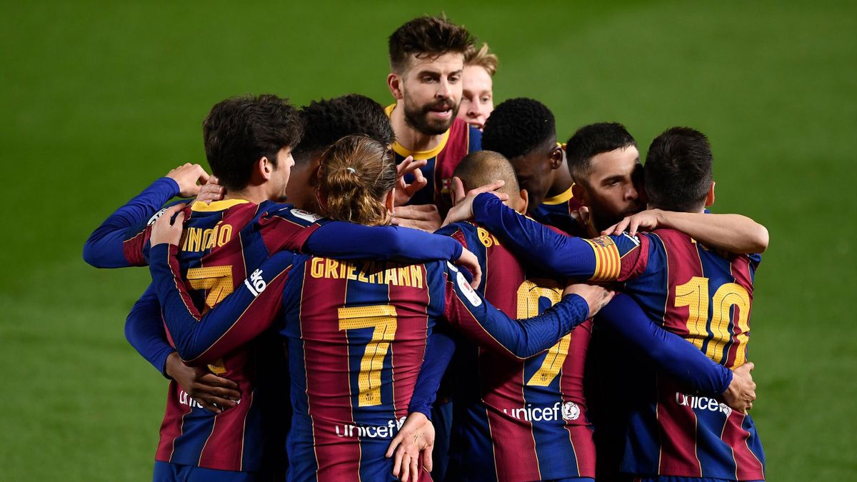 Barcelone met Pique et 3 autres joueurs à vendre