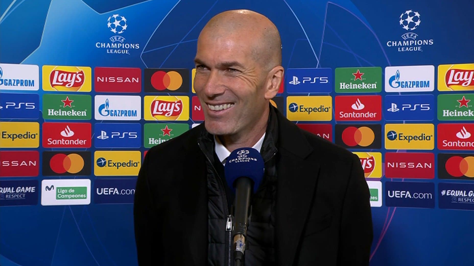 Zidane réagit alors que le Real Madrid se qualifie pour la demi-finale