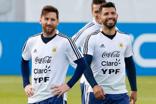 Messi promet de signer un nouvel accord si Barcelone signe Aguero