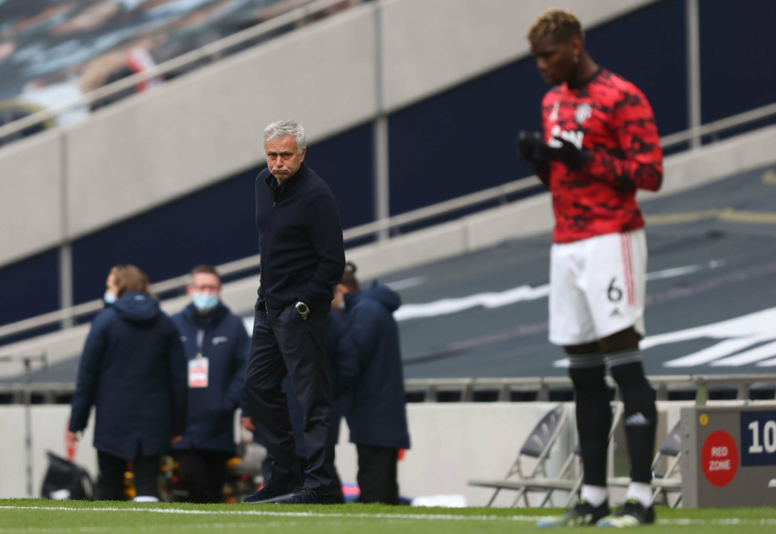 « Il aurait dû recevoir un carton rouge », l’énorme coup de gueule de Mourinho après la défaite de Tottenham