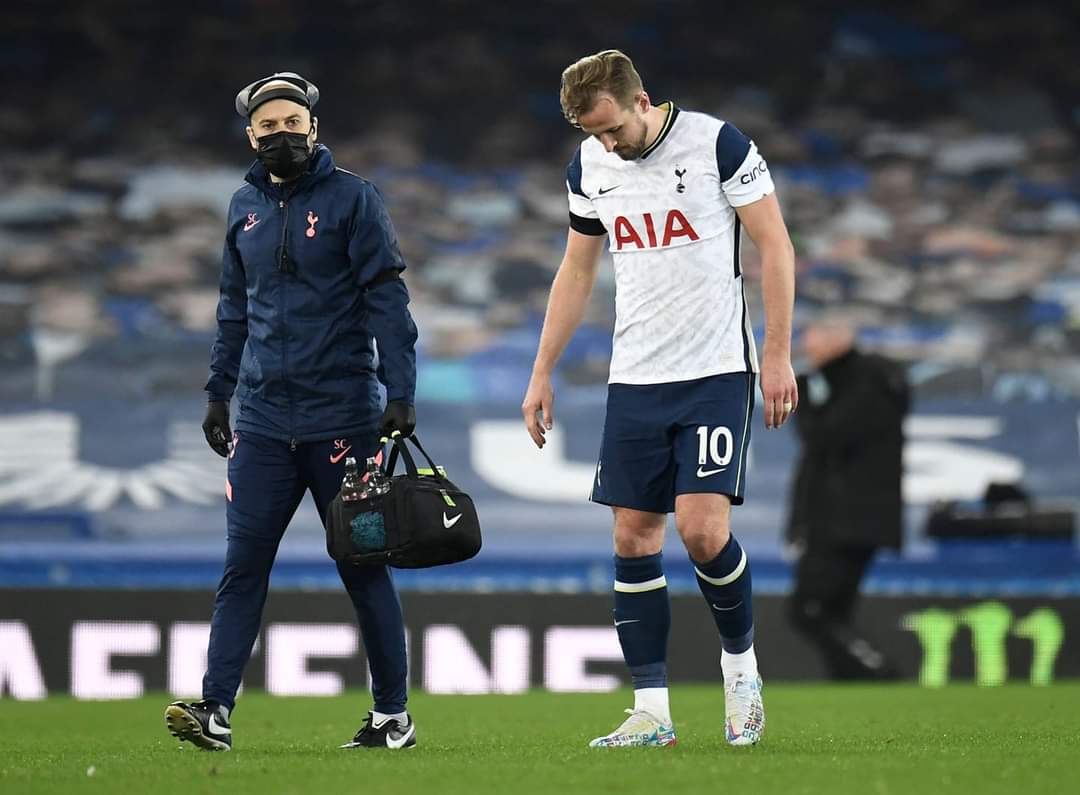 Tottenham : José Mourinho annonce une mauvaise nouvelle pour Harry Kane