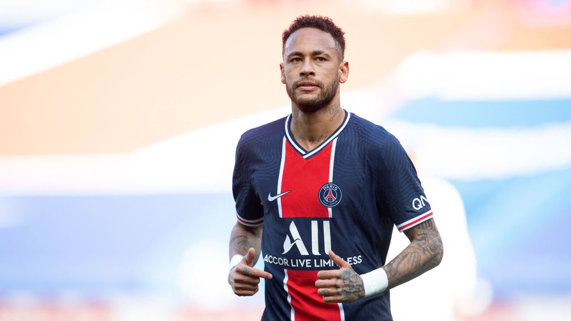 OFFICIEL : Neymar prolonge au PSG jusqu’en 2025 !