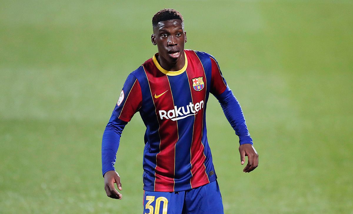 ilaix moriba durante un partido del fc barcelona