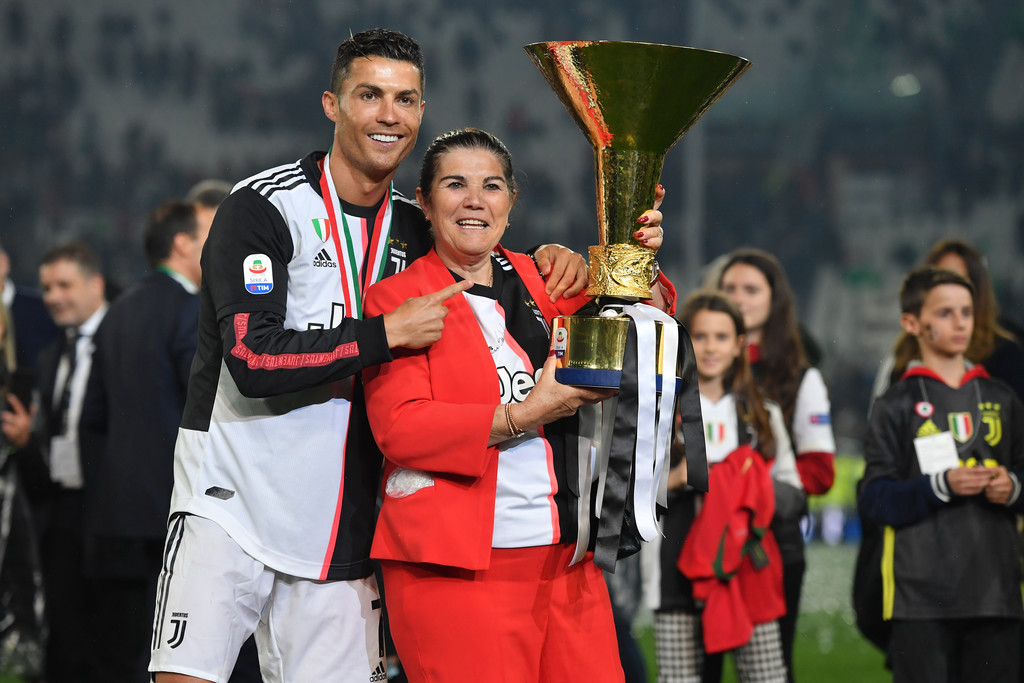 «Cr7 jouera là-bas la saison prochaine», la mère de Ronaldo lâche une bombe