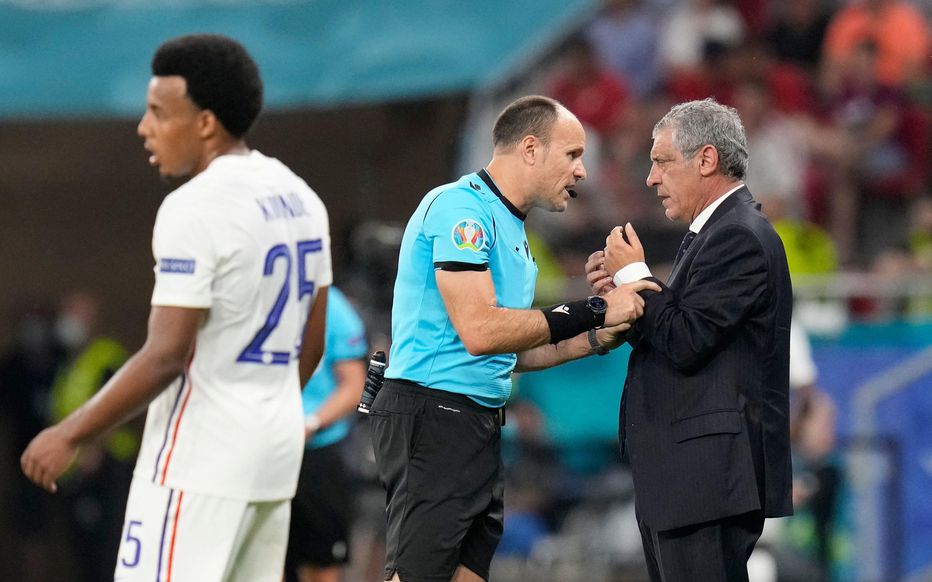 « L’arbitre sait qu’il s’est trompé », la colère de Santos (Portugal) après le nul contre la France