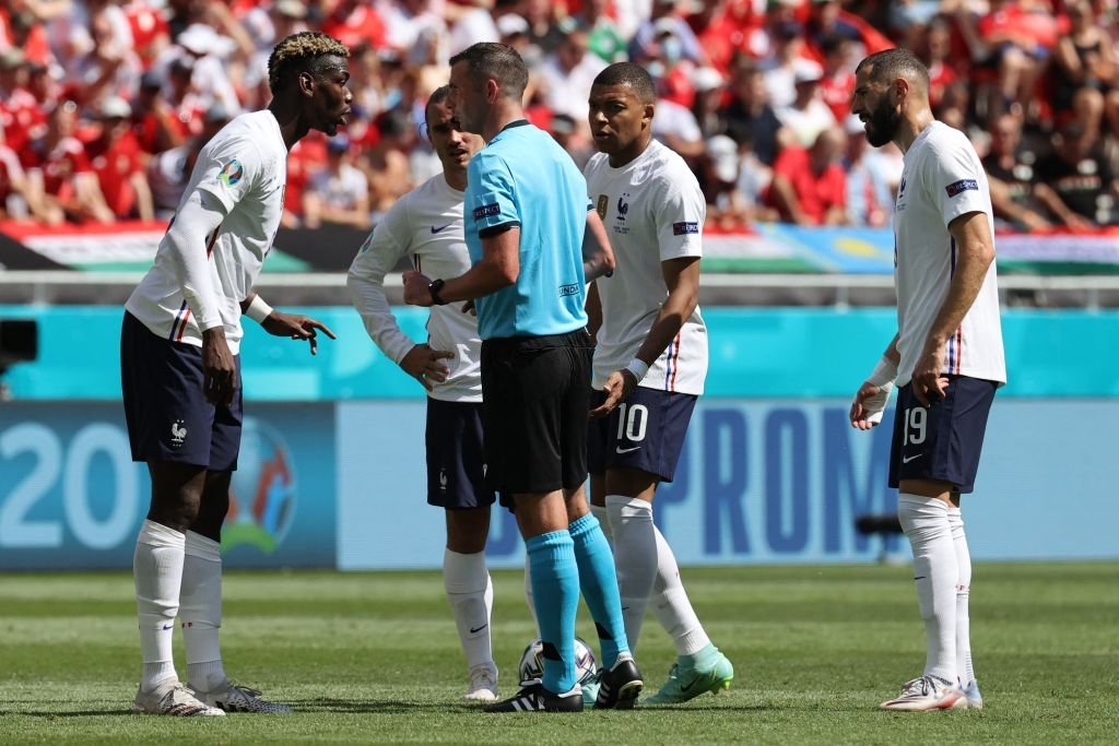 Nul contre la Hongrie, Pierre Ménès désigne les 2 maillons faibles des Bleus