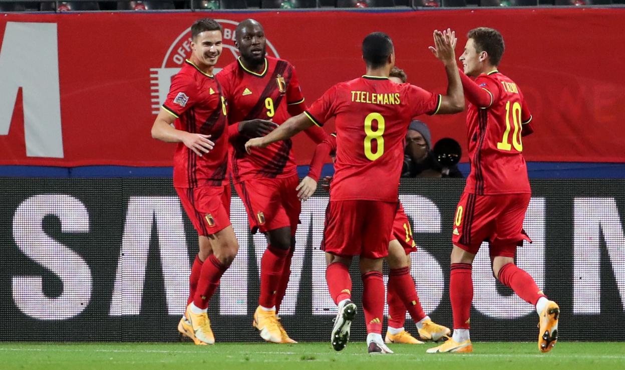 Belgique : La moitié des joueurs refuse de se faire vacciner, Mignolet livre sa version