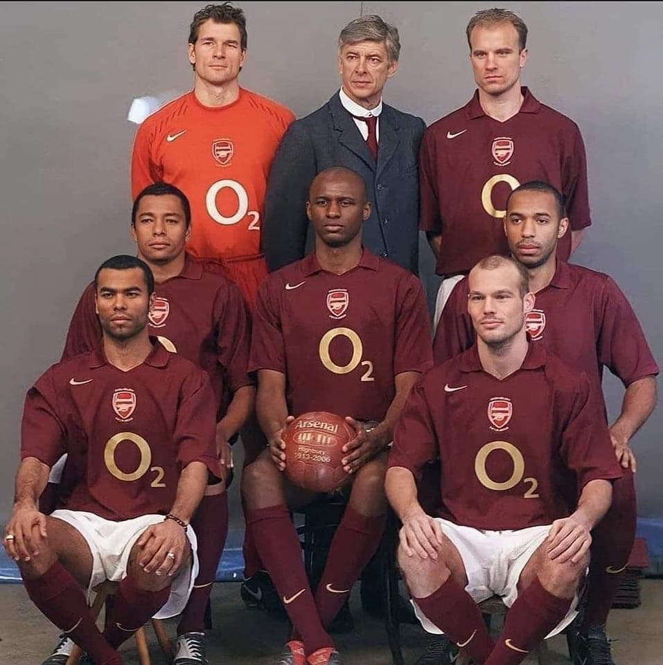 Les Invincibles d’Arsenal avec le maillot légendaire 🥰