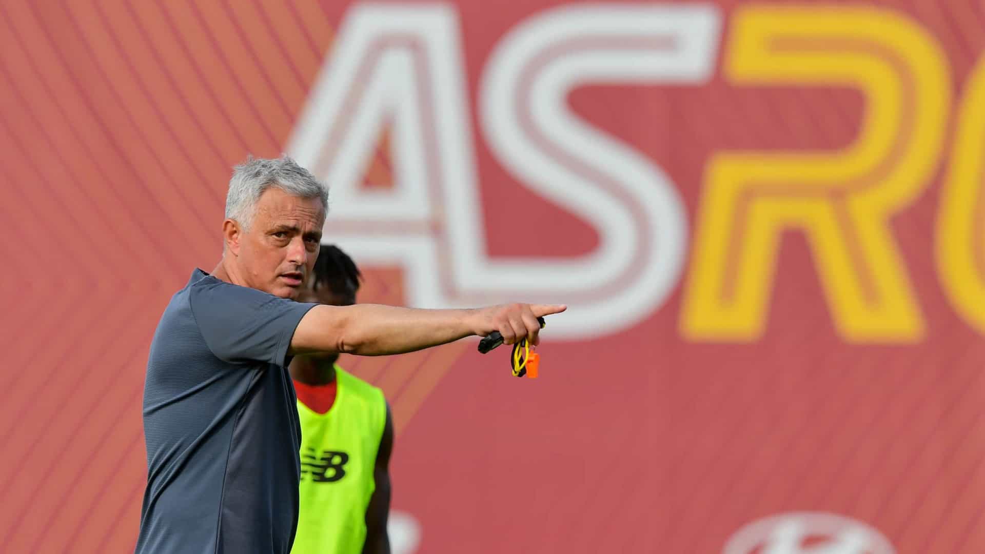 Dzeko pourrait quitter l’AS Roma, et Mourinho a déjà identifié son successeur