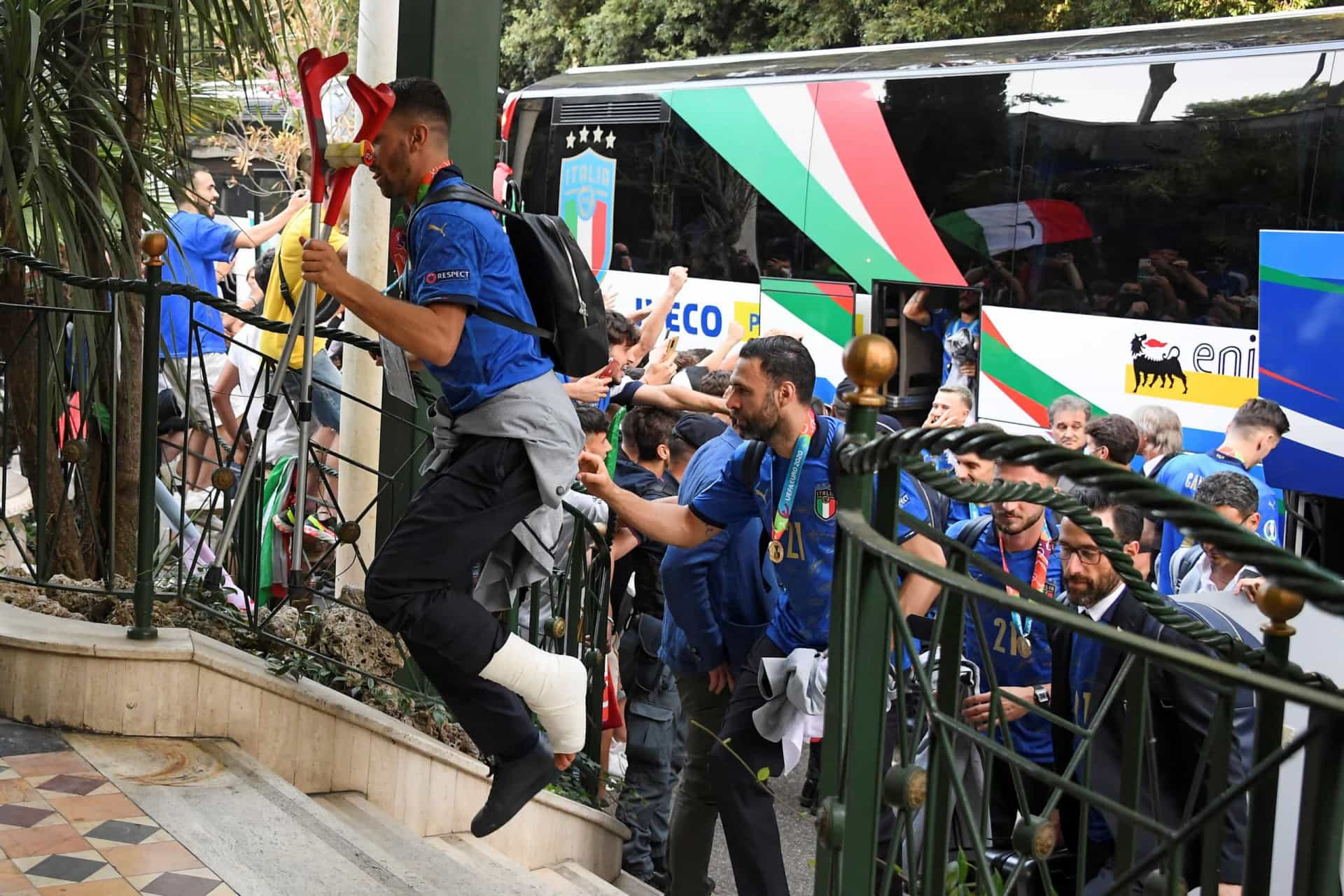 Les images de l’arrivée de la Squadra Azzura en Italie avec le trophée (PHOTOS)