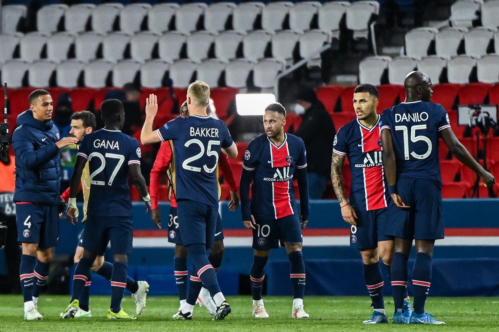 Trophée des Champions : Les compos officielles de Lille – PSG avec Hakimi titulaire