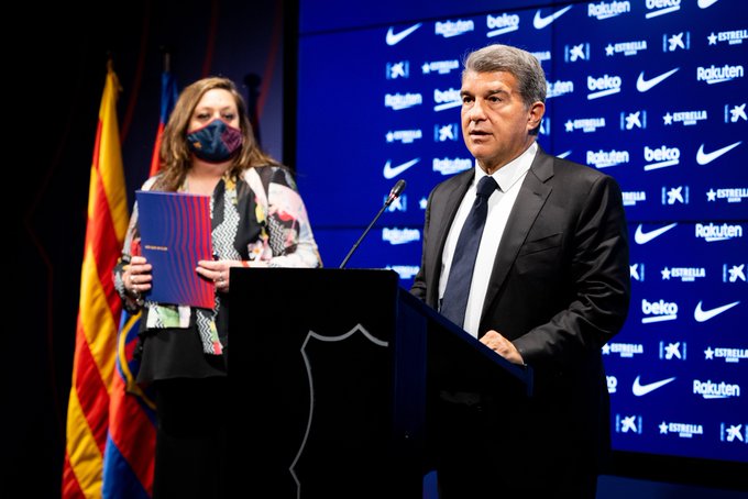 Suivez en direct la conférence de presse de Joan Laporta sur le départ de Messi