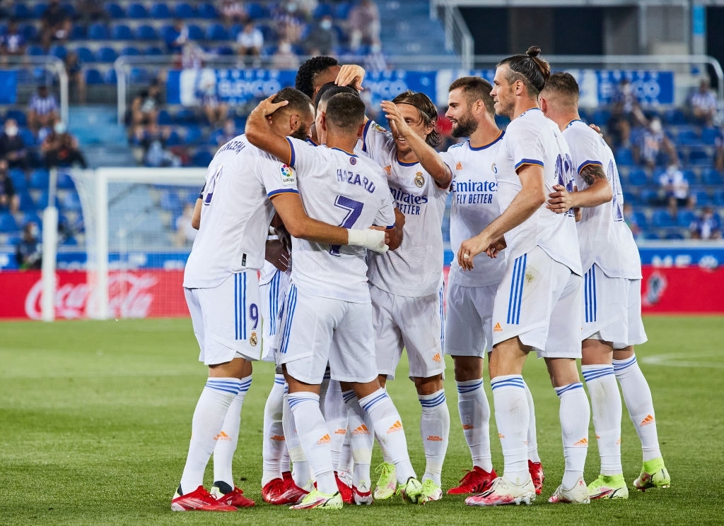 Le Real Madrid débute par une victoire convaincante, avec un grand Benzema