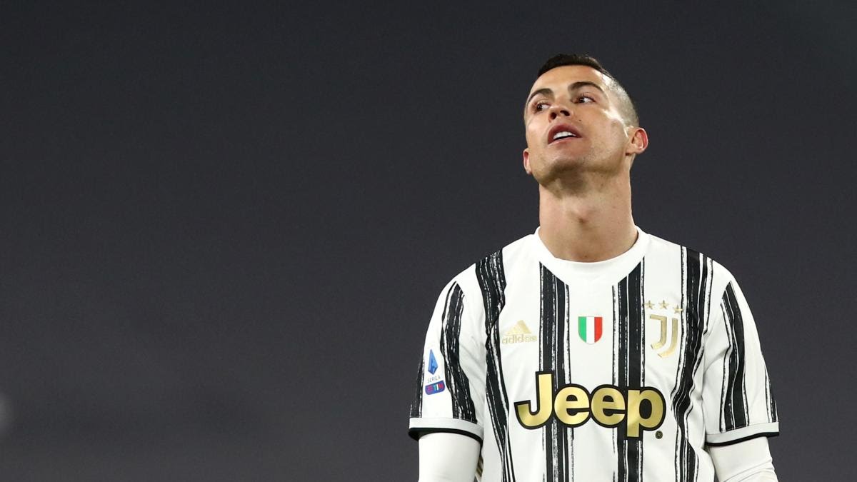 Ronaldo sur le banc, la Juventus réagit et explique