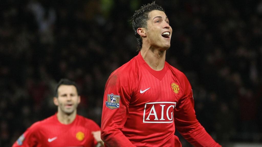 cristiano ronaldo celebrando un gol durante su etapa en el manchester united manutd