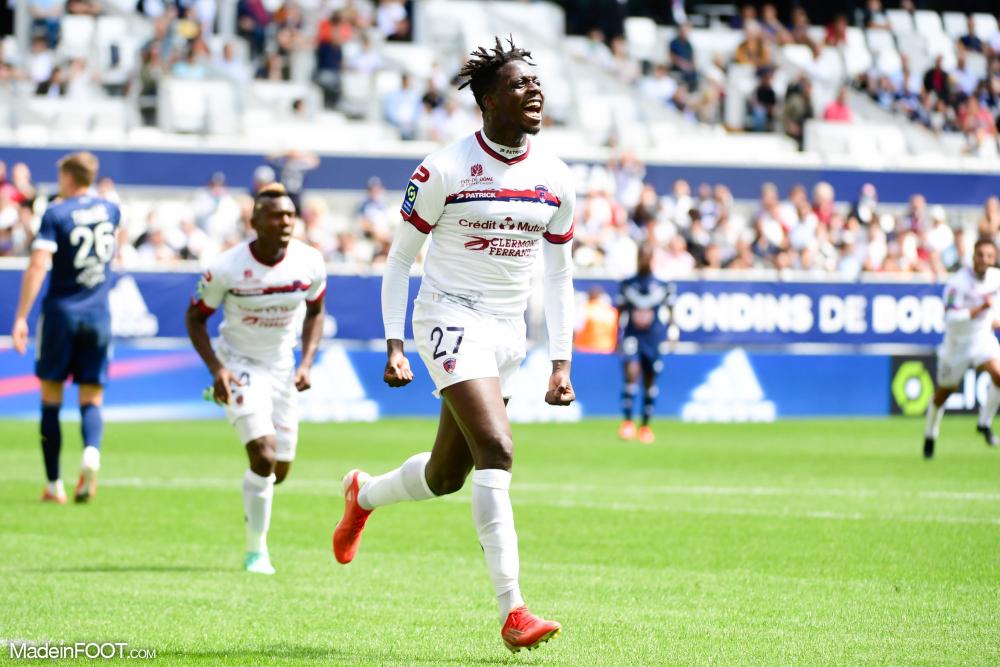 Lyon-Clermont : Bayo, Dossou et Toko Ekambi titulaires, les compos officielles