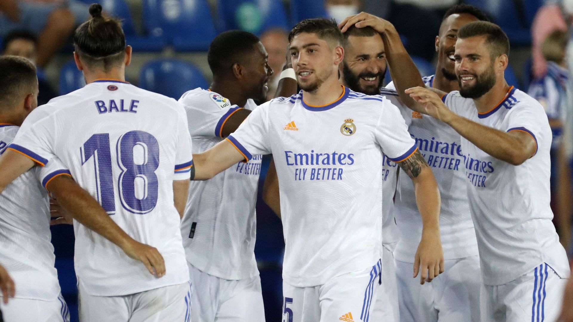 Un joueur de Valence montre la voie pour battre le Real Madrid