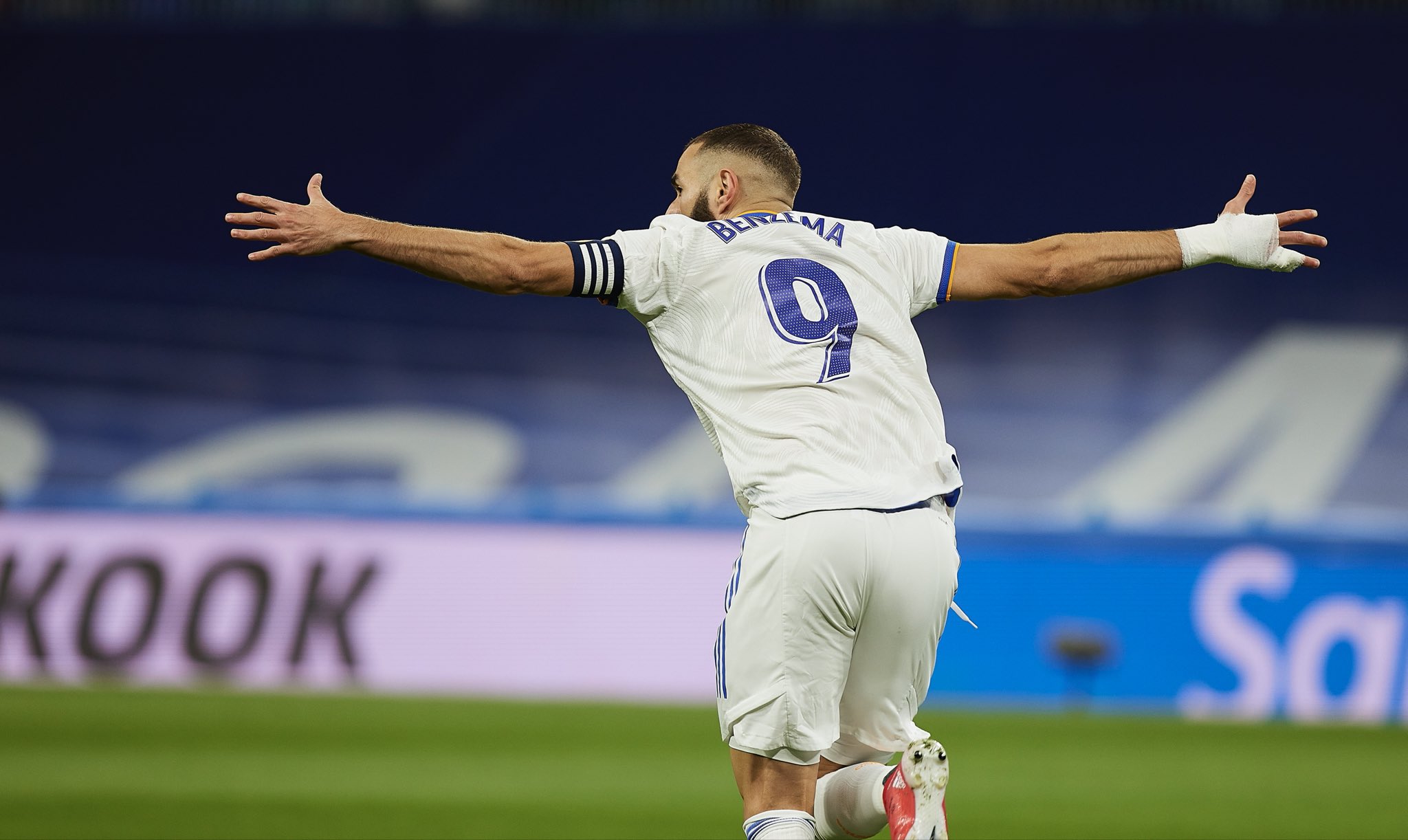 Impressionnant contre Majorque, Benzema égale Messi et Ronaldo