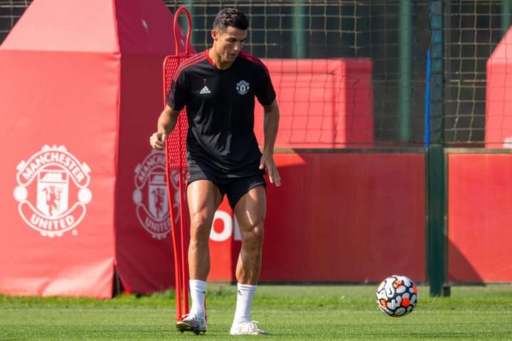 Man Utd : Les premières images de Ronaldo à l’entraînement (PHOTOS)