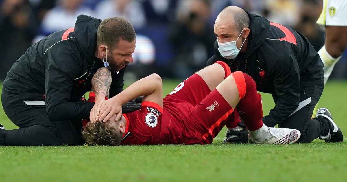 Touché face à Leeds, un joueur de Liverpool s’est gravement blessé et sera opéré