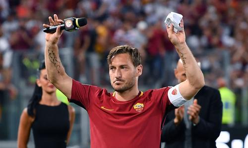 Buffon, Zlatan, Ronaldo et ces 11 stars qui n'ont jamais gagné la Ligue des Champions 8 A 40 ans la legende Totti met fin a sa carriere et reste a la Roma