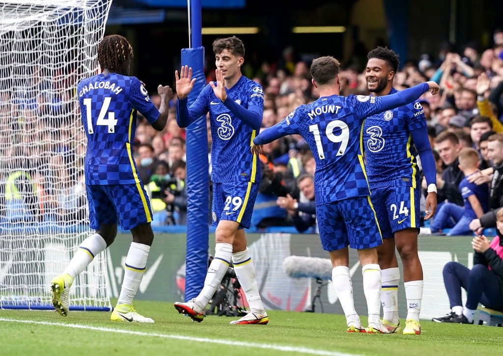 Chelsea humilie Norwich (7-0) et s’accroche à sa première place