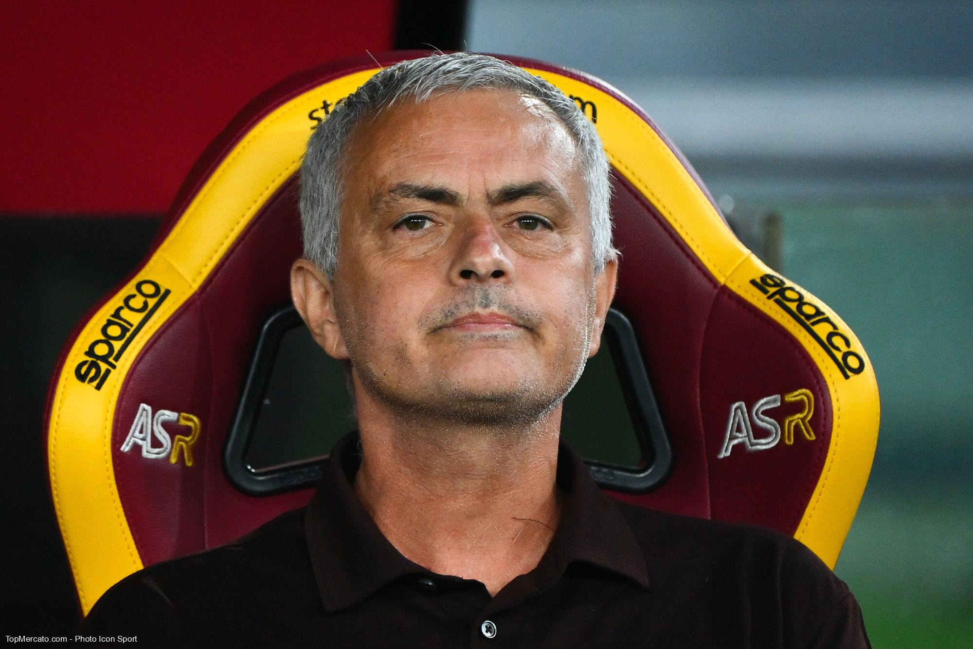 José Mourinho en larmes après la qualification de l’AS Roma pour la finale de la C4 (Vidéo)