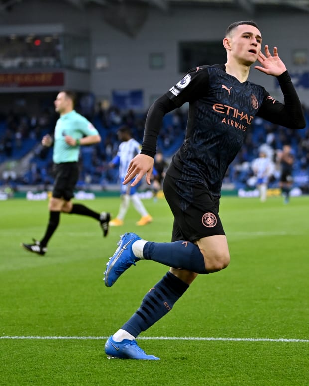 Manchester City corrige Brighton et reste provisoirement dauphin de Chelsea