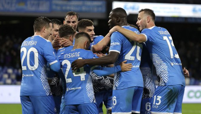 Le Napoli écrase la Lazio et prend les commandes de la Serie A