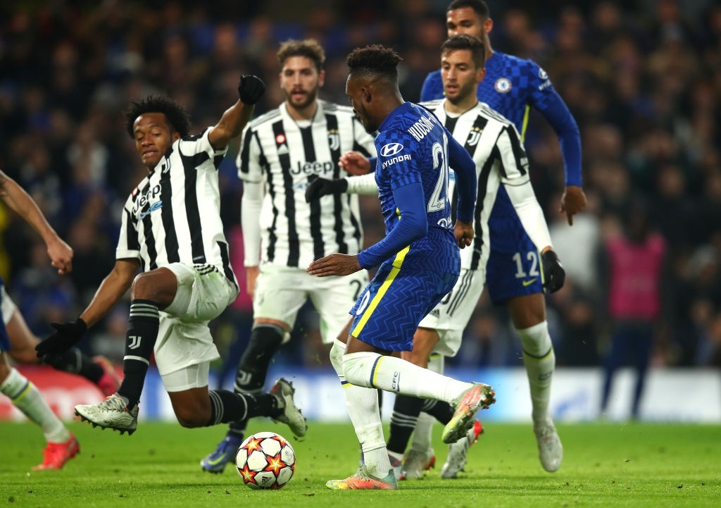 Chelsea écrase la Juventus et lui chipe la première place du groupe H