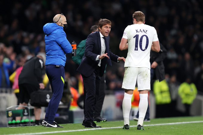 Antonio Conte réagit après sa première victoire avec Tottenham