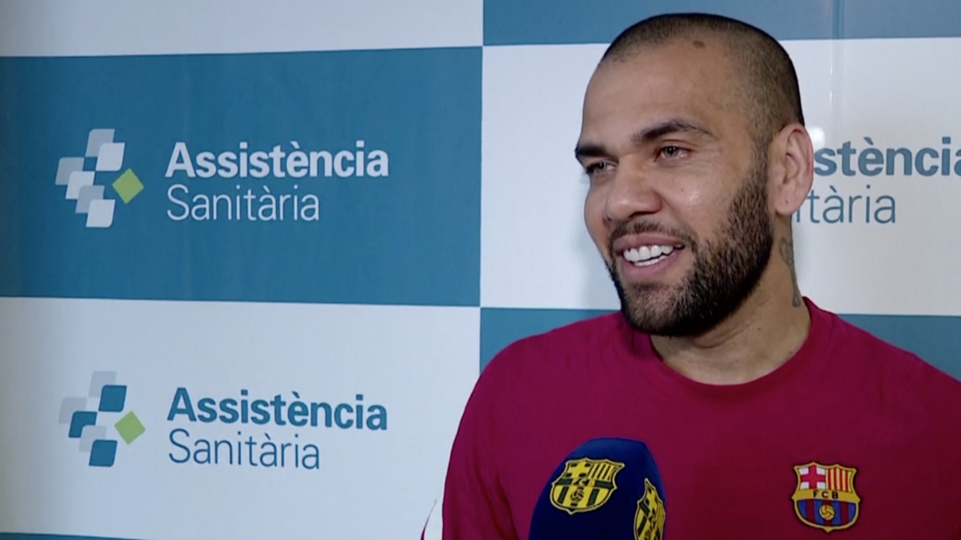 int 211116 Dani Alves hopes to rescue Barcelona after return to club