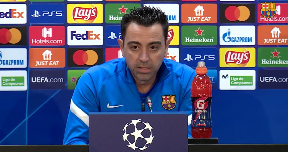 xavi hernandez en la rueda de prensa previa a la champions league fcb