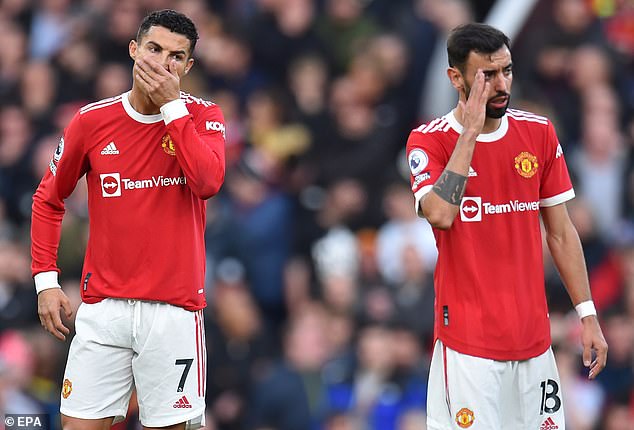 Gary Neville critique Ronaldo, Bruno Fernandes et  Maguire après le match nul contre Newcastle